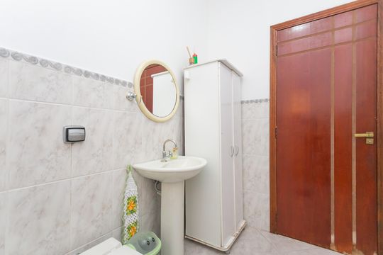 Lavabo  de casa para alugar com 3 quartos, 190m² em Jardim Norma, São Paulo