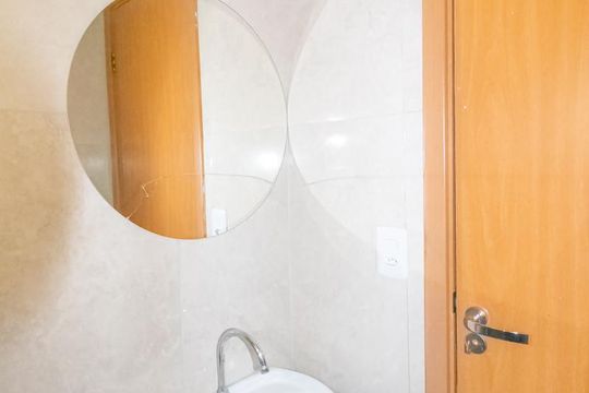 Banheiro de apartamento para alugar com 2 quartos, 41m² em Estância Velha, Canoas