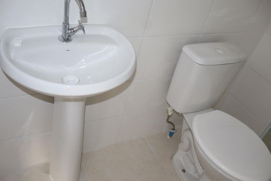 Banheiro de apartamento à venda com 2 quartos, 35m² em Conjunto Habitacional Teotonio Vilela, São Paulo