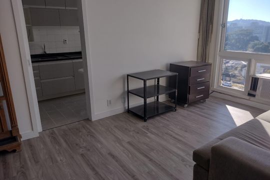 Sala de apartamento para alugar com 2 quartos, 75m² em Cristal, Porto Alegre