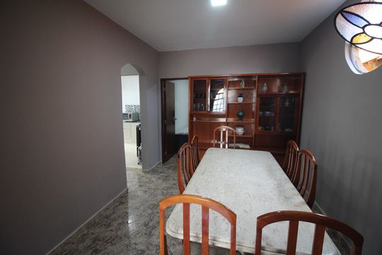 Sala de casa à venda com 2 quartos, 374m² em Milionários, Belo Horizonte