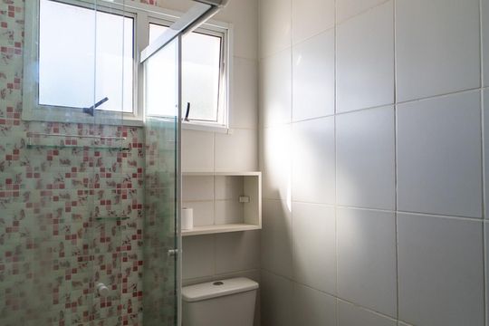 Banheiro de apartamento para alugar com 2 quartos, 54m² em Vila Odim Antao, Sorocaba