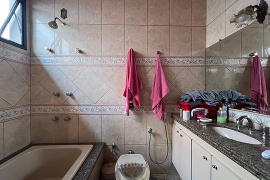 Banheiro da Suíte 4 de casa para alugar com 7 quartos, 514m² em Castelo, Belo Horizonte