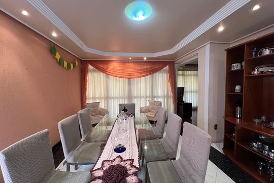 Sala 2 de casa para alugar com 7 quartos, 514m² em Castelo, Belo Horizonte