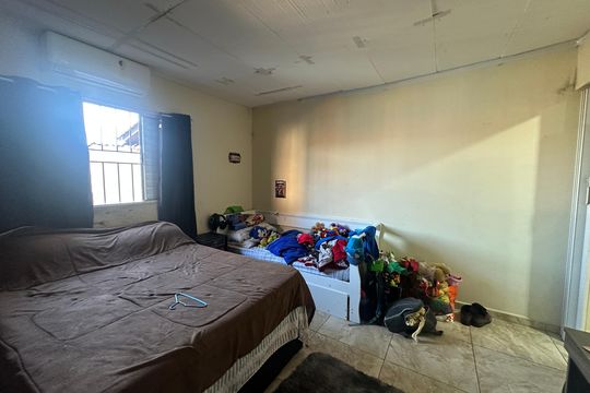 Quarto 1 de casa à venda com 2 quartos, 280m² em Vila Militar, Barueri
