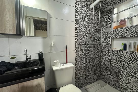 Banheiro de casa à venda com 2 quartos, 280m² em Vila Militar, Barueri