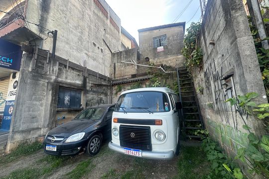 Garagem de casa à venda com 2 quartos, 280m² em Vila Militar, Barueri