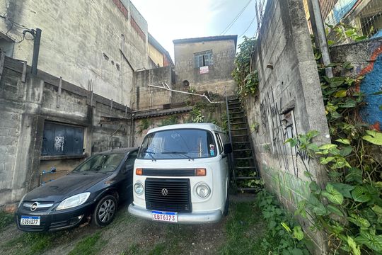 Garagem de casa à venda com 2 quartos, 280m² em Vila Militar, Barueri