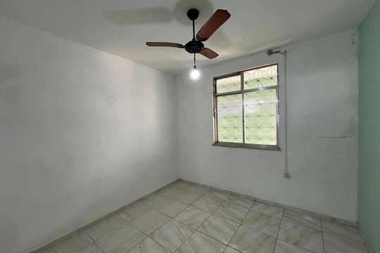 Quarto 1 de casa para alugar com 2 quartos, 80m² em Guadalupe, Rio de Janeiro