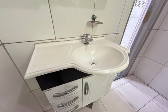 Banheiro de casa para alugar com 2 quartos, 80m² em Guadalupe, Rio de Janeiro