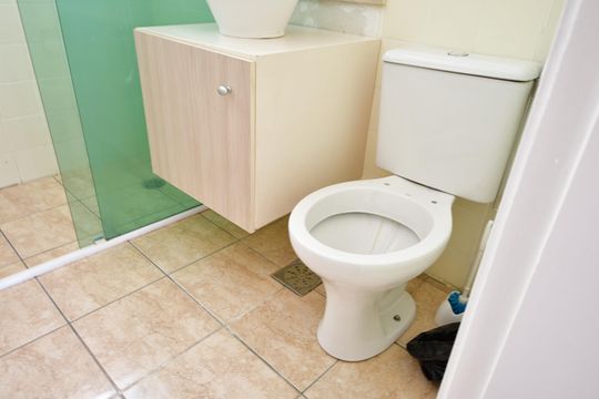 Banheiro de apartamento à venda com 1 quarto, 40m² em Centro, Campinas