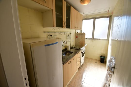 Cozinha de apartamento à venda com 1 quarto, 40m² em Centro, Campinas