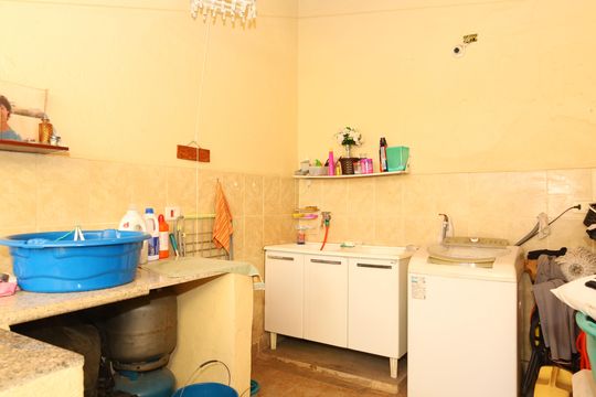 Área de Serviço 2 de casa à venda com 8 quartos, 265m² em Vila Sinha, São Paulo