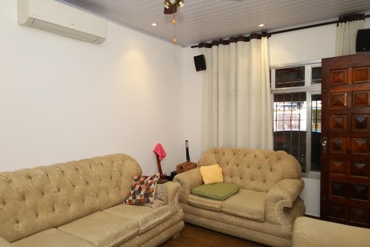 Sala de casa à venda com 8 quartos, 265m² em Vila Sinha, São Paulo