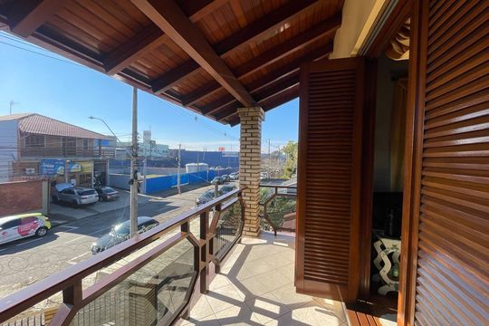 Casa à venda com 3 quartos, 213m² em Scharlau, São Leopoldo