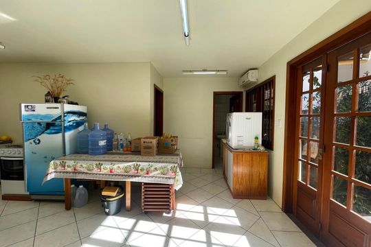 Casa à venda com 3 quartos, 213m² em Scharlau, São Leopoldo