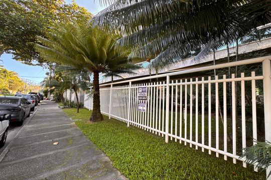 Fachada de apartamento à venda com 4 quartos, 233m² em Recreio dos Bandeirantes, Rio de Janeiro