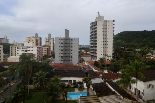 Vista de apartamento para alugar com 2 quartos, 97m² em Jardim Las Palmas, Guarujá