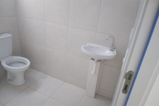 Banheiro de apartamento à venda com 2 quartos, 45m² em Campo Grande, Rio de Janeiro
