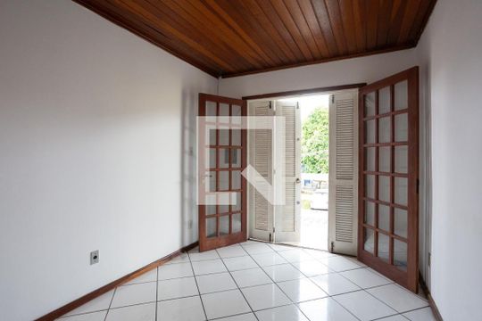 Casa para alugar com 2 quartos, 50m² em Costa E Silva, Porto Alegre