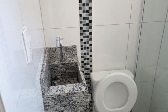 Banheiro de apartamento para alugar com 2 quartos, 86m² em Vila Nossa Senhora das Vitorias, Mauá