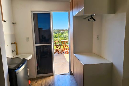 Área de serviço de casa de condomínio para alugar com 2 quartos, 84m² em Balneário Tropical, Paulínia
