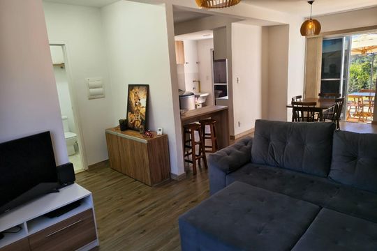 Sala de casa de condomínio para alugar com 2 quartos, 84m² em Balneário Tropical, Paulínia