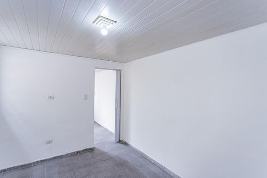 Quarto de casa para alugar com 1 quarto, 50m² em Parque Sao Luis, São Paulo