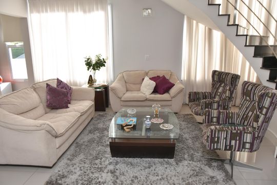 Sala 1 de casa de condomínio para alugar com 4 quartos, 322m² em Gramadão, Jundiaí