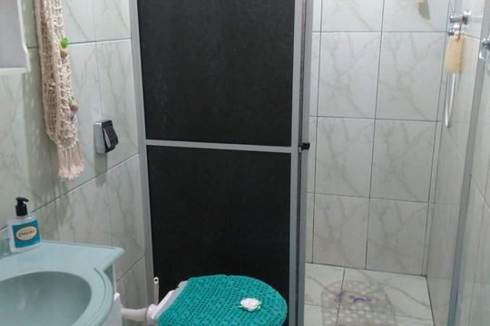 Banheiro de casa à venda com 2 quartos, 148m² em Jardim Monte Alegre, São Paulo