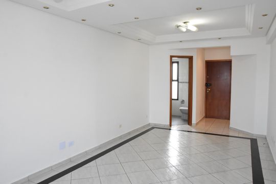 Sala com vista para o lavabo de apartamento à venda com 3 quartos, 135m² em Anhangabaú, Jundiaí