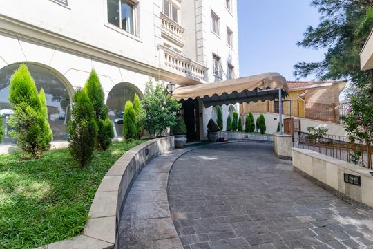 Entrada de apartamento à venda com 2 quartos, 75m² em Indianópolis, São Paulo
