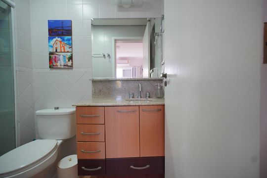 Banheiro da Suíte de apartamento para alugar com 2 quartos, 76m² em Jurerê, Florianópolis