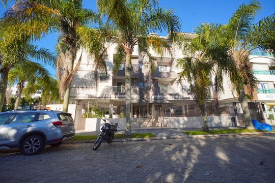 Fachada de apartamento para alugar com 2 quartos, 76m² em Jurerê, Florianópolis
