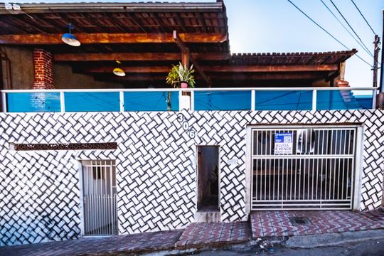 Fachada de casa à venda com 4 quartos, 240m² em Alípio de Melo, Belo Horizonte