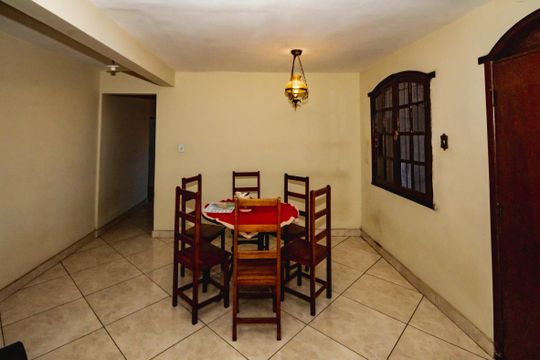 Sala de casa à venda com 4 quartos, 240m² em Alípio de Melo, Belo Horizonte