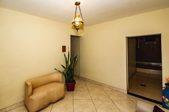 Sala de casa à venda com 4 quartos, 240m² em Alípio de Melo, Belo Horizonte