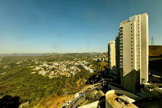 Apartamento à venda com 1 quarto, 32m² em Vila da Serra, Nova Lima