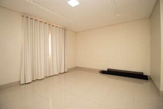 Sala 1 de casa à venda com 2 quartos, 350m² em Taguatinga Sul (Taguatinga) , Brasília