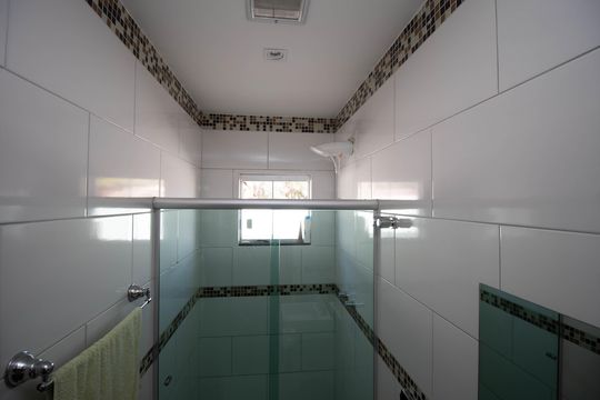 Banheiro Social de casa à venda com 2 quartos, 350m² em Taguatinga Sul (Taguatinga) , Brasília