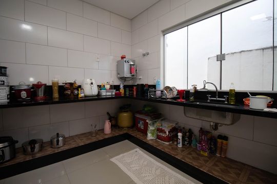 Cozinha de casa à venda com 2 quartos, 350m² em Taguatinga Sul (Taguatinga) , Brasília