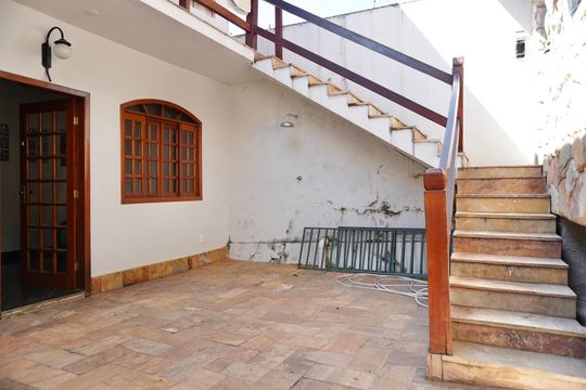 Área comum de casa à venda com 5 quartos, 240m² em Santa Amelia, Belo Horizonte