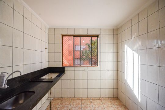 Cozinha de apartamento para alugar com 2 quartos, 62m² em Parque Pan Americano, São Paulo
