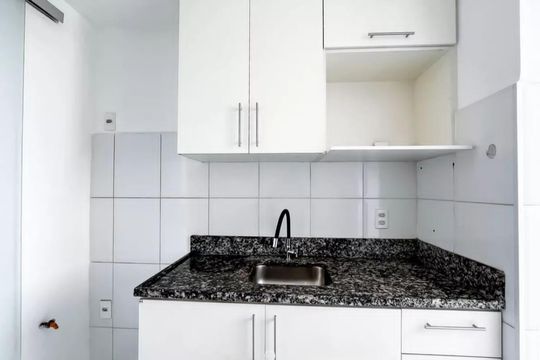 Cozinha de apartamento à venda com 3 quartos, 68m² em Vila Amaral, Belo Horizonte