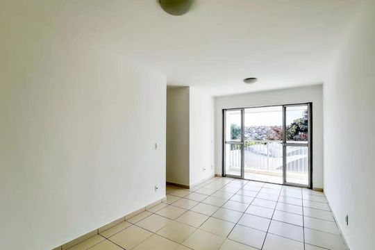 Sala de apartamento à venda com 3 quartos, 68m² em Vila Amaral, Belo Horizonte