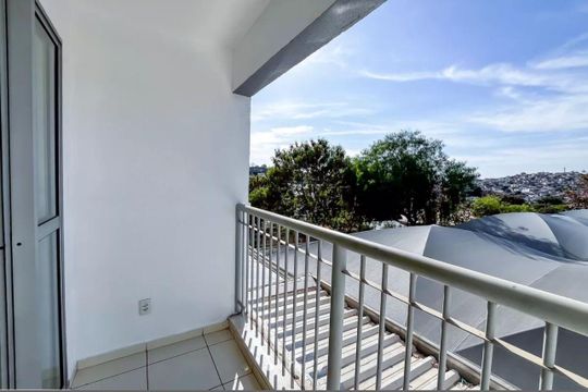 Varanda de apartamento à venda com 3 quartos, 68m² em Vila Amaral, Belo Horizonte