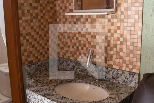 Casa à venda com 4 quartos, 240m² em Jardim Novo Mundo, Goiânia
