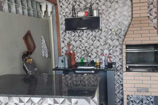 Churrasqueira de casa para alugar com 3 quartos, 80m² em Condomínio Porto Seguro, Rio das Ostras