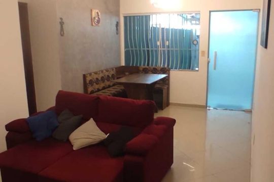 Sala de casa para alugar com 3 quartos, 80m² em Condomínio Porto Seguro, Rio das Ostras