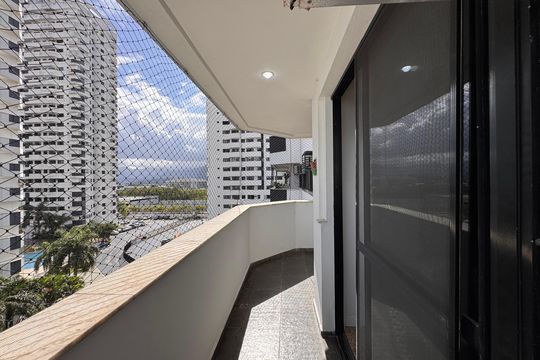 Varanda de apartamento para alugar com 2 quartos, 74m² em Barra da Tijuca, Rio de Janeiro